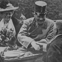 140724-archduke-franz-ferdinand-sophie-1914.jpg